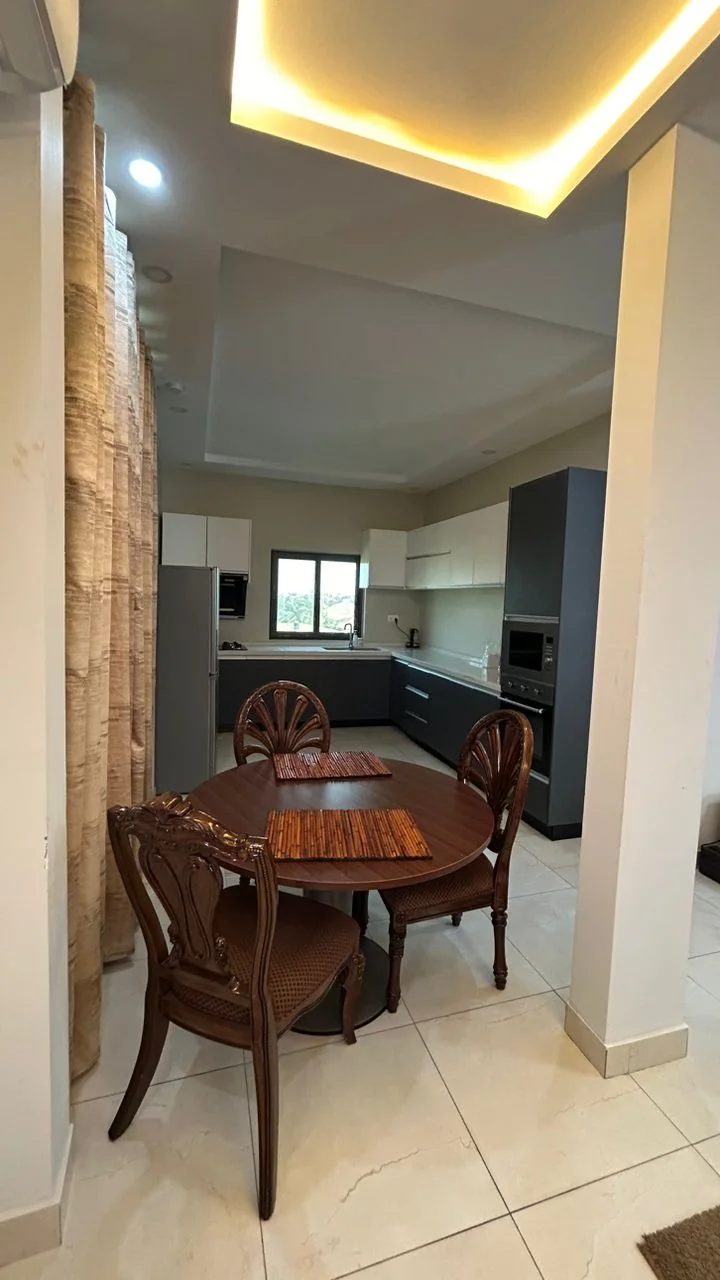 Three-bedroom dining area